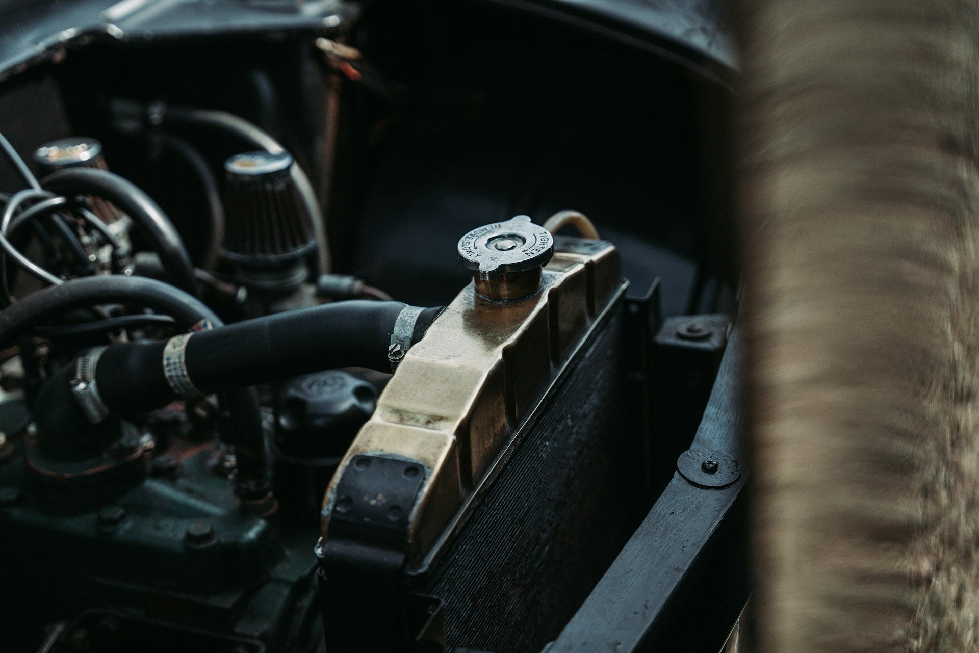 Fixing Rust Issues On VS Commodore Parts - HOLDCOM AUTO PARTS