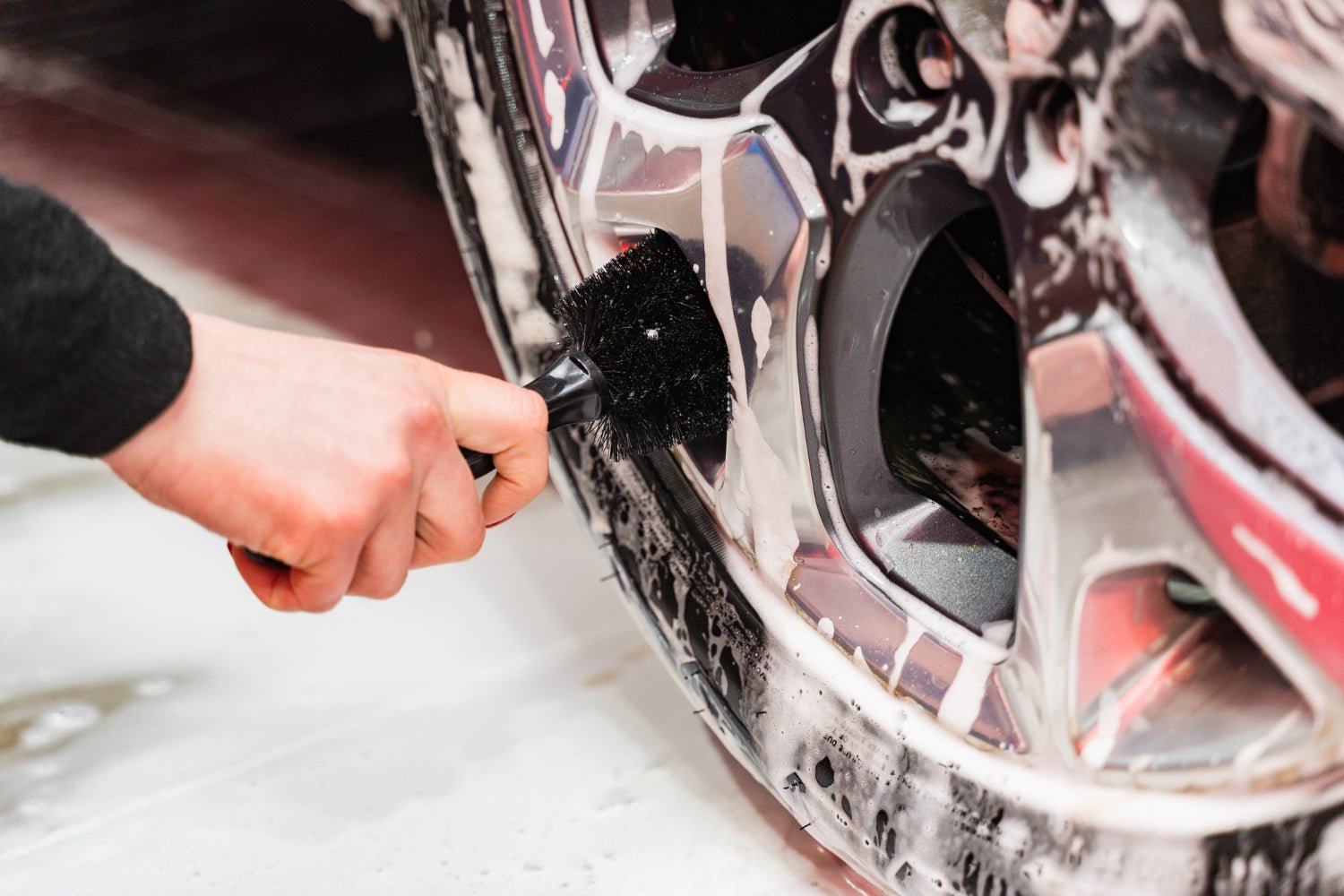 Removing Stubborn Stains From Holden Commodore Mags - HOLDCOM AUTO PARTS