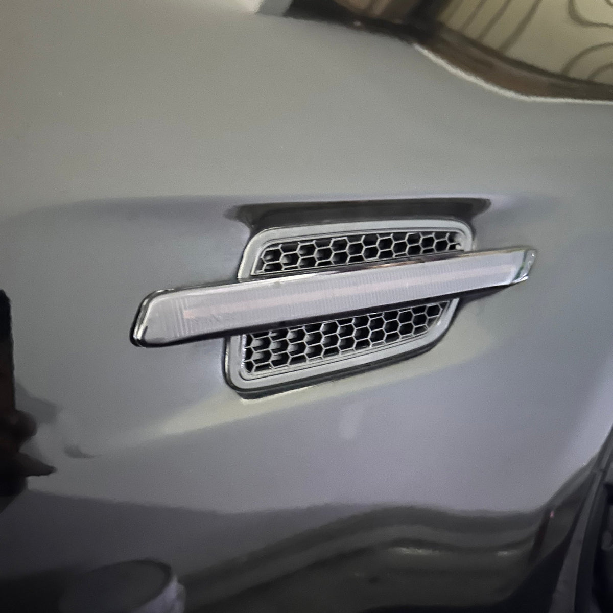 LED FRONT GUARD INDICATORS for VE - HOLDCOM AUTO PARTS