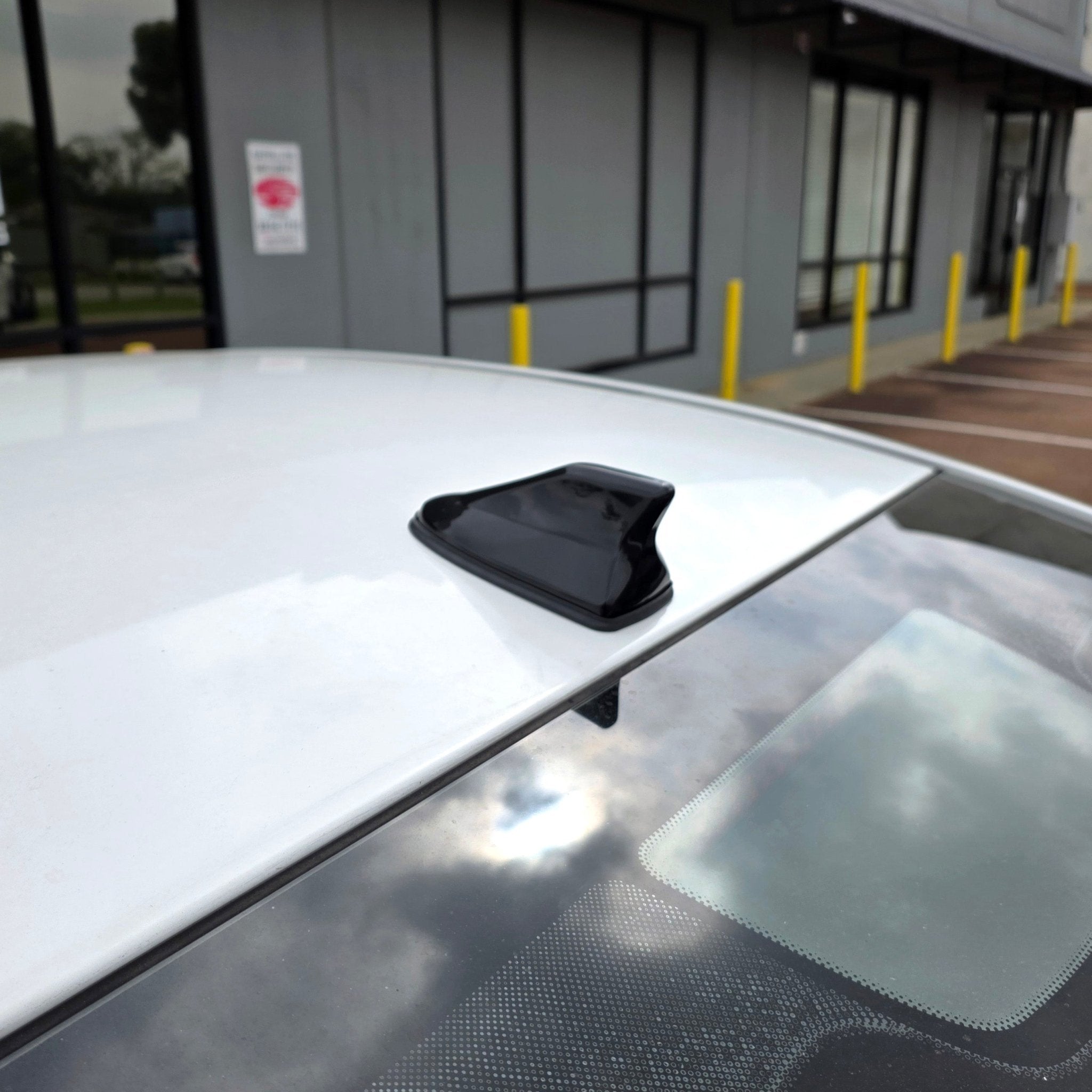SHARK FIN ANTENNA for VE - HOLDCOM AUTO PARTS